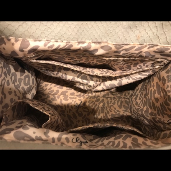 Guess Purse - Picture 3 of 4